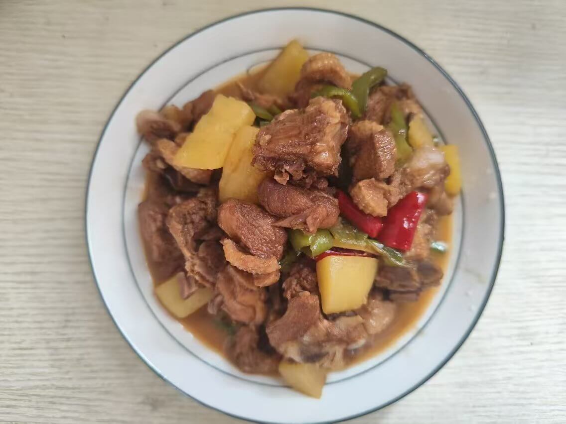 土豆炖鸭肉