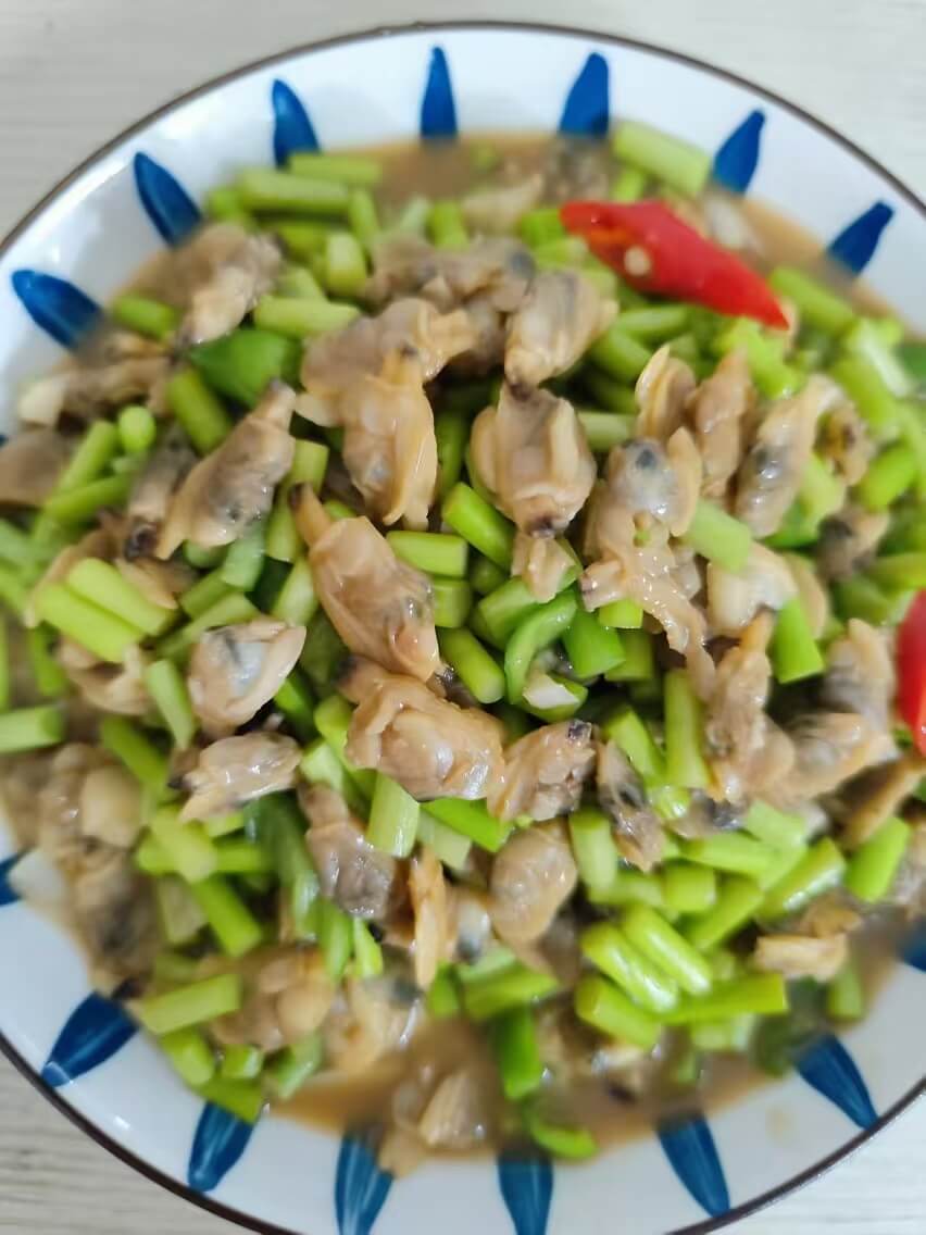 蒜苔炒花甲